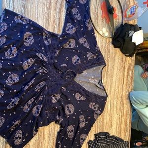 No stains NO SHIPPING Nashville Tennessee (37311)